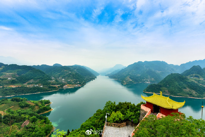 楚韵独舞，湖北山水画卷中的传统服饰演绎